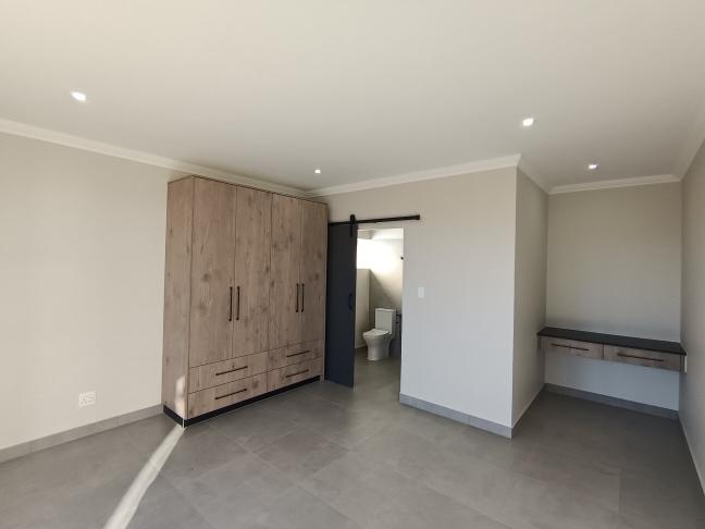 4 Bedroom Property for Sale in Hartenbos Heuwels Western Cape